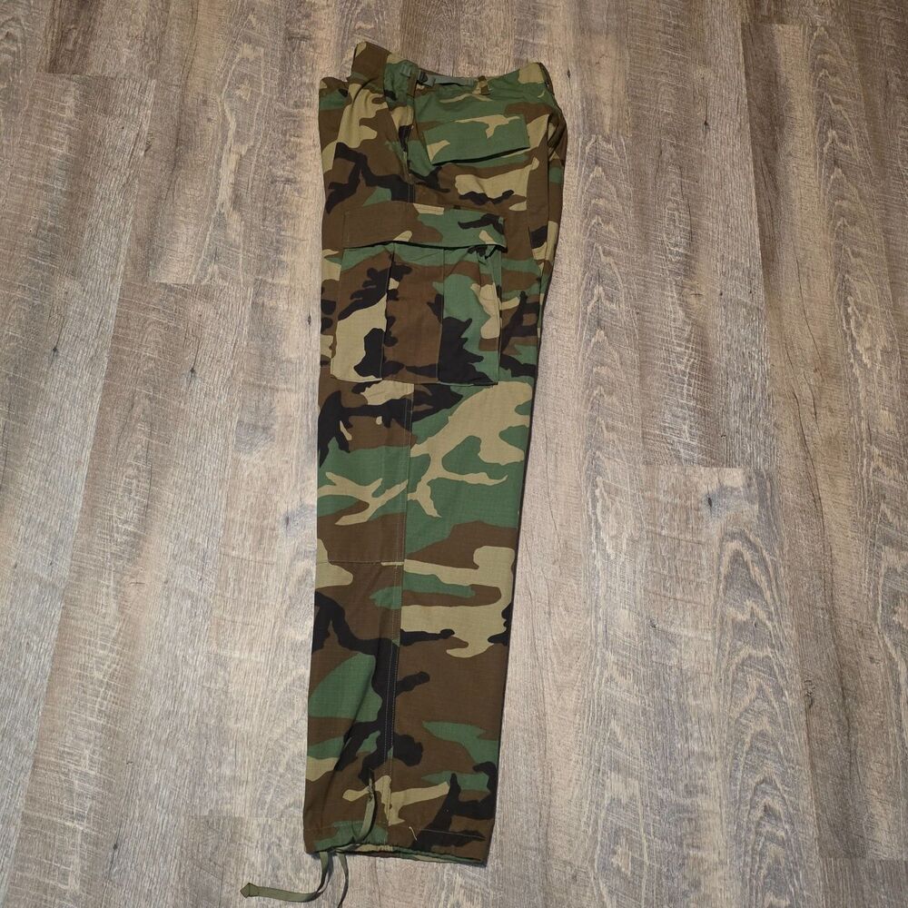 Military BDU Cargo Pants Men's Med-Reg Green Woodland Camo Still Crisp Hunting - Picture 4 of 10